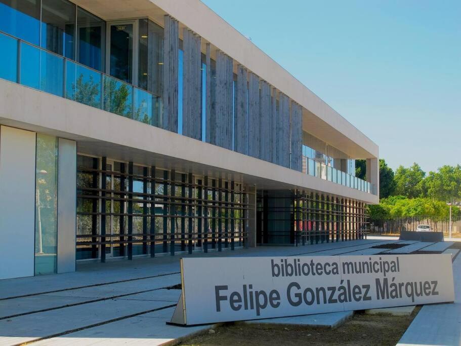 San Lorenzo-Isla Magica Seville Exterior photo